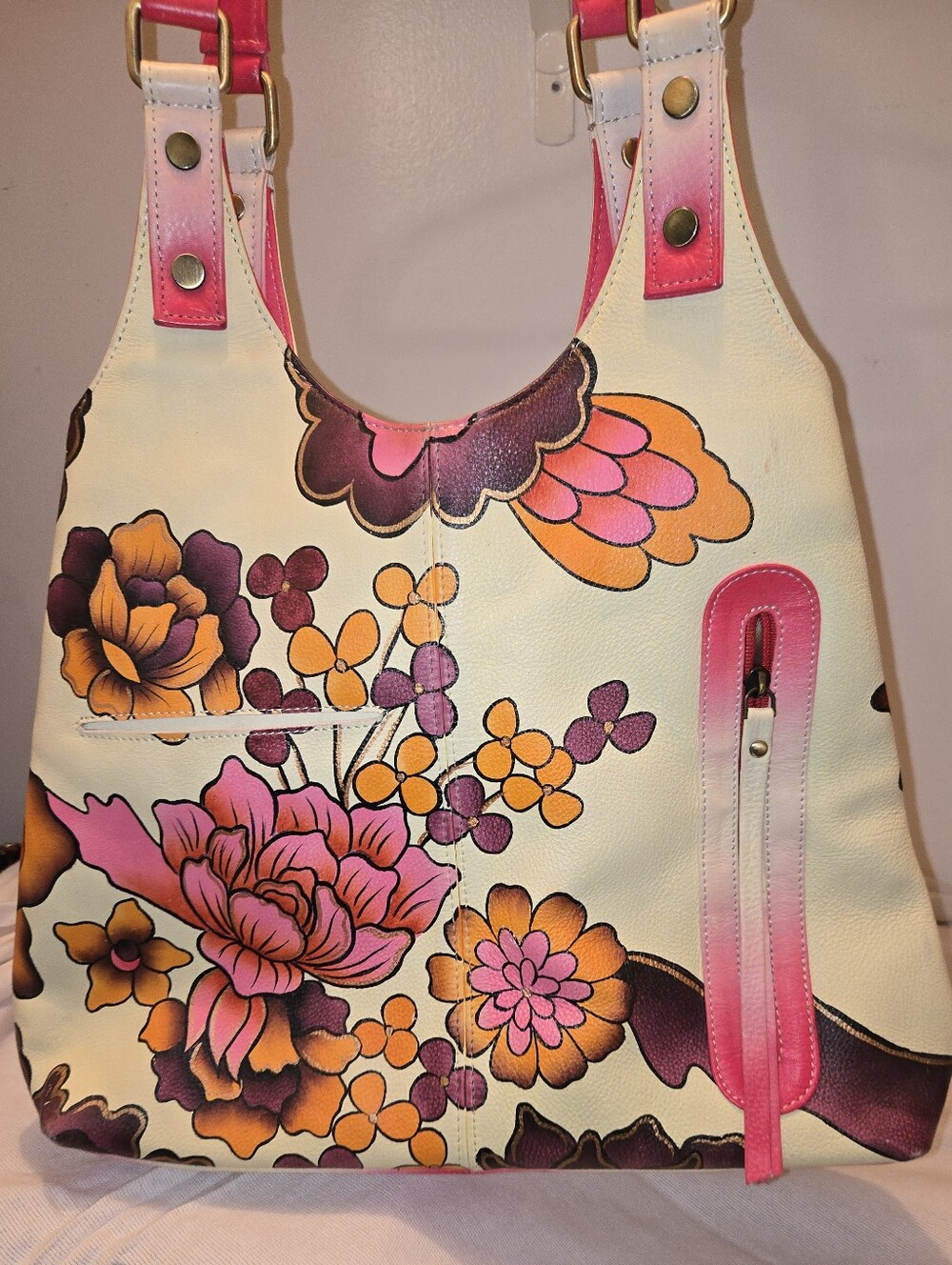 Floral Print Cream Leather Shoulder Bag with Pink Accents - Picture 2 of 6